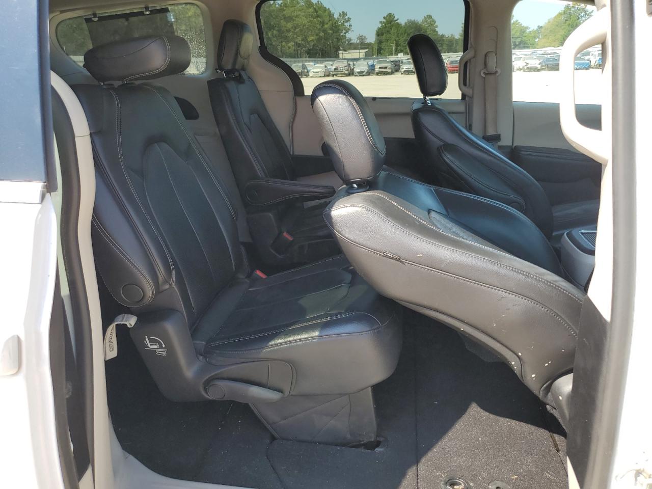 2022 Chrysler Pacifica Touring L VIN: 2C4RC1BG0NR142795 Lot: 81241065