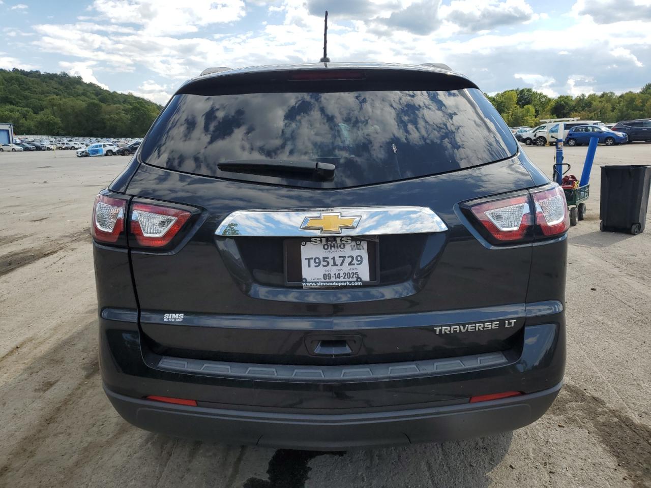 2014 Chevrolet Traverse Lt VIN: 1GNKRGKD8EJ353473 Lot: 70758485