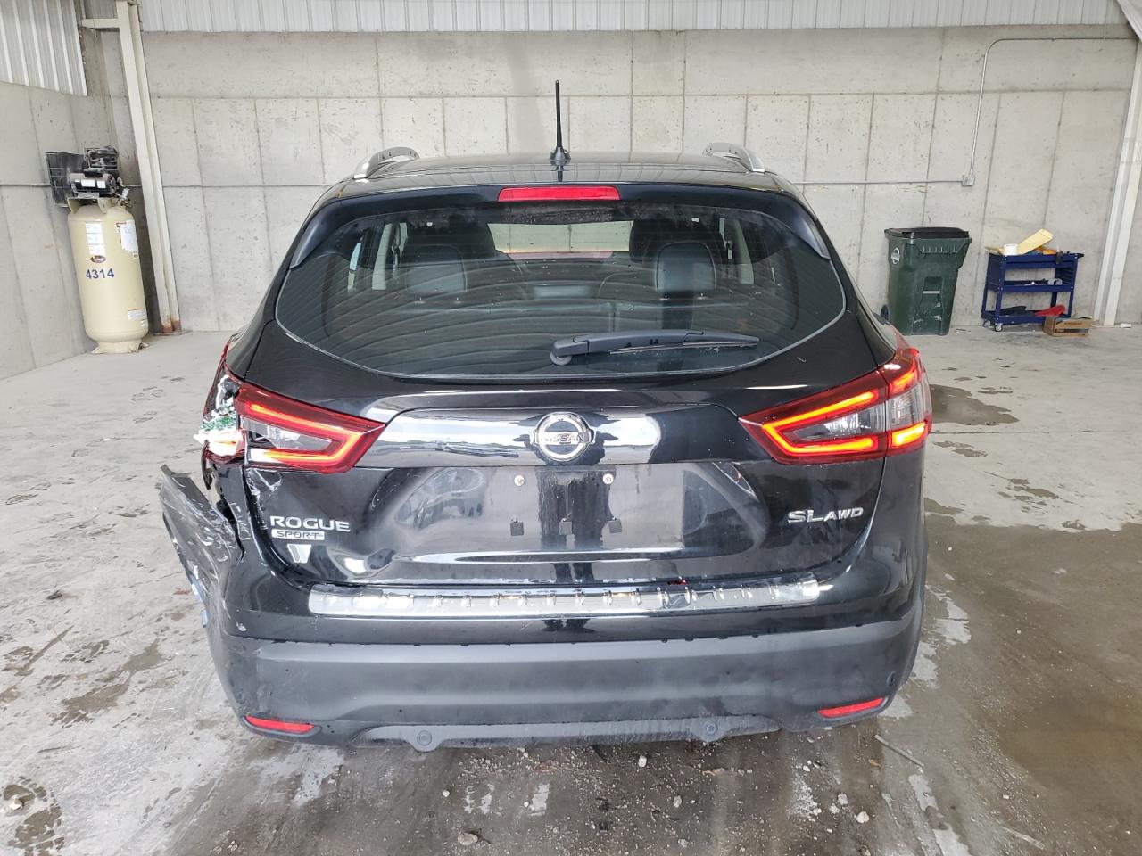 2022 Nissan Rogue Sport Sl VIN: JN1BJ1CW2NW499614 Lot: 81314925