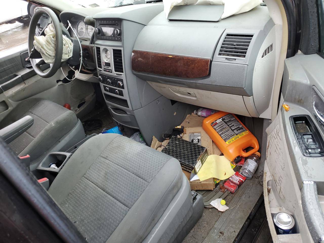 2010 Chrysler Town & Country Lx VIN: 2A4RR2D13AR357136 Lot: 84025525