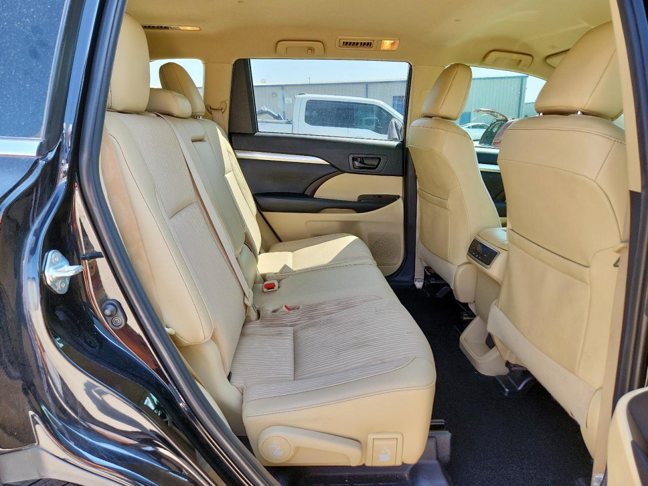 2019 Toyota Highlander Le VIN: 5TDZZRFH7KS300357 Lot: 80077125