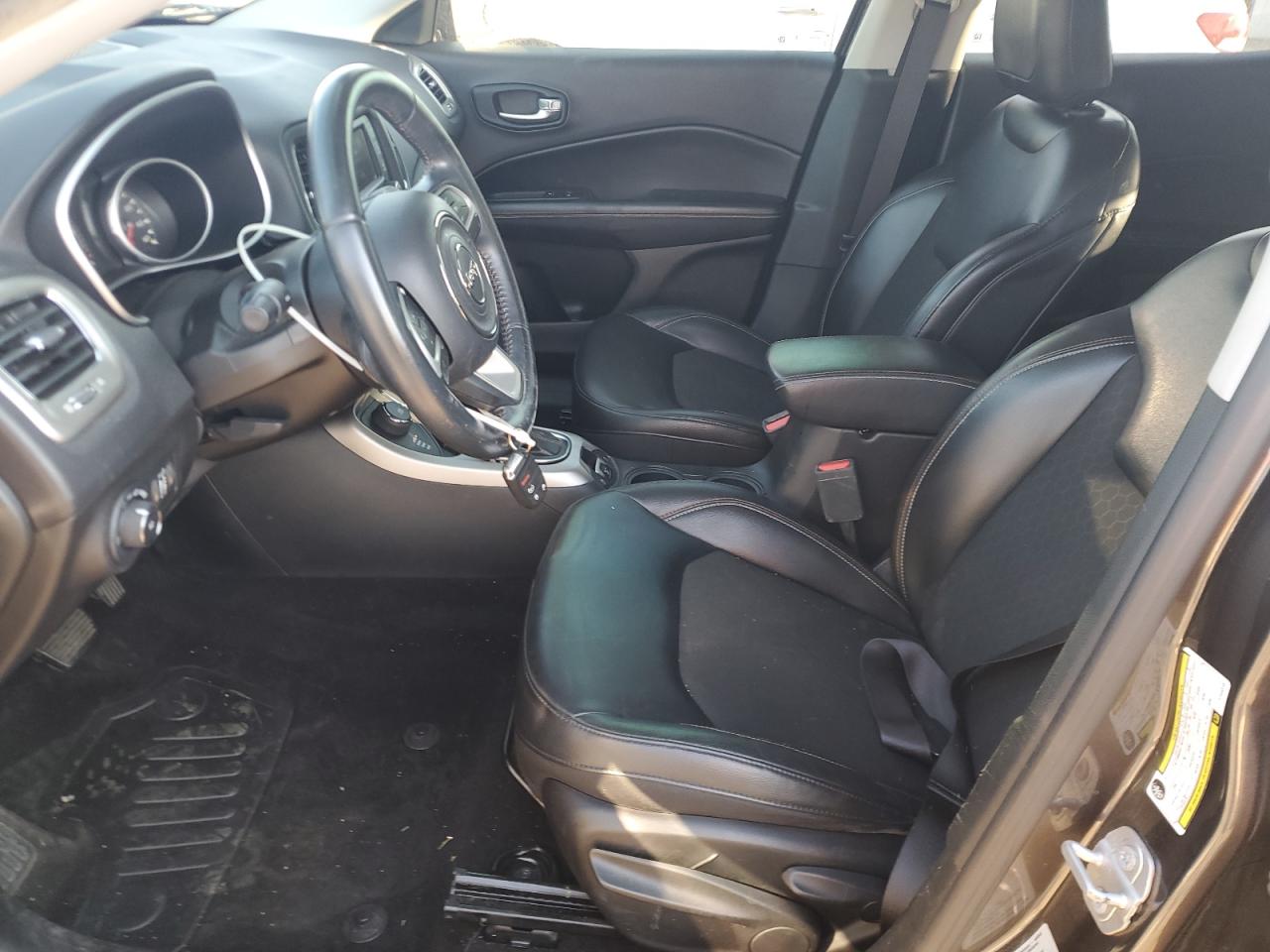 2018 Jeep Compass Latitude VIN: 3C4NJDBB8JT144313 Lot: 71156285