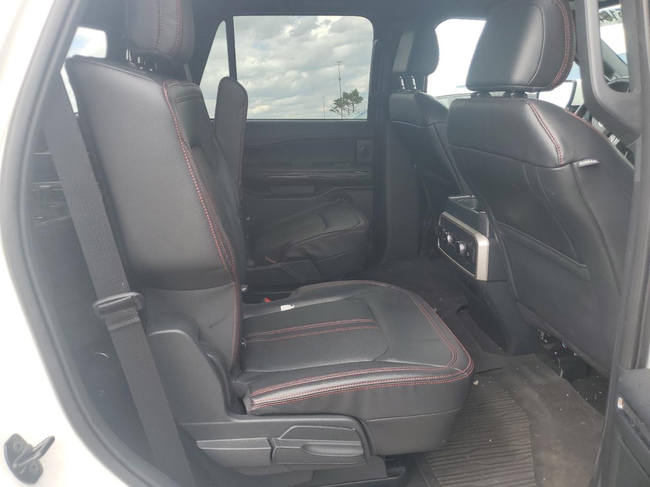 2024 Ford Expedition Limited VIN: 1FMJU2A87REB08684 Lot: 70516485
