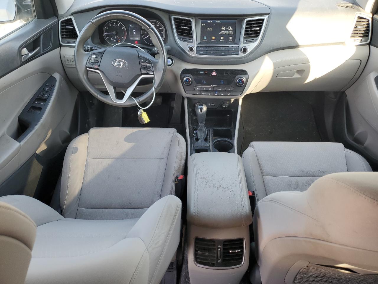 2018 Hyundai Tucson Value VIN: KM8J33A20JU743583 Lot: 83753905