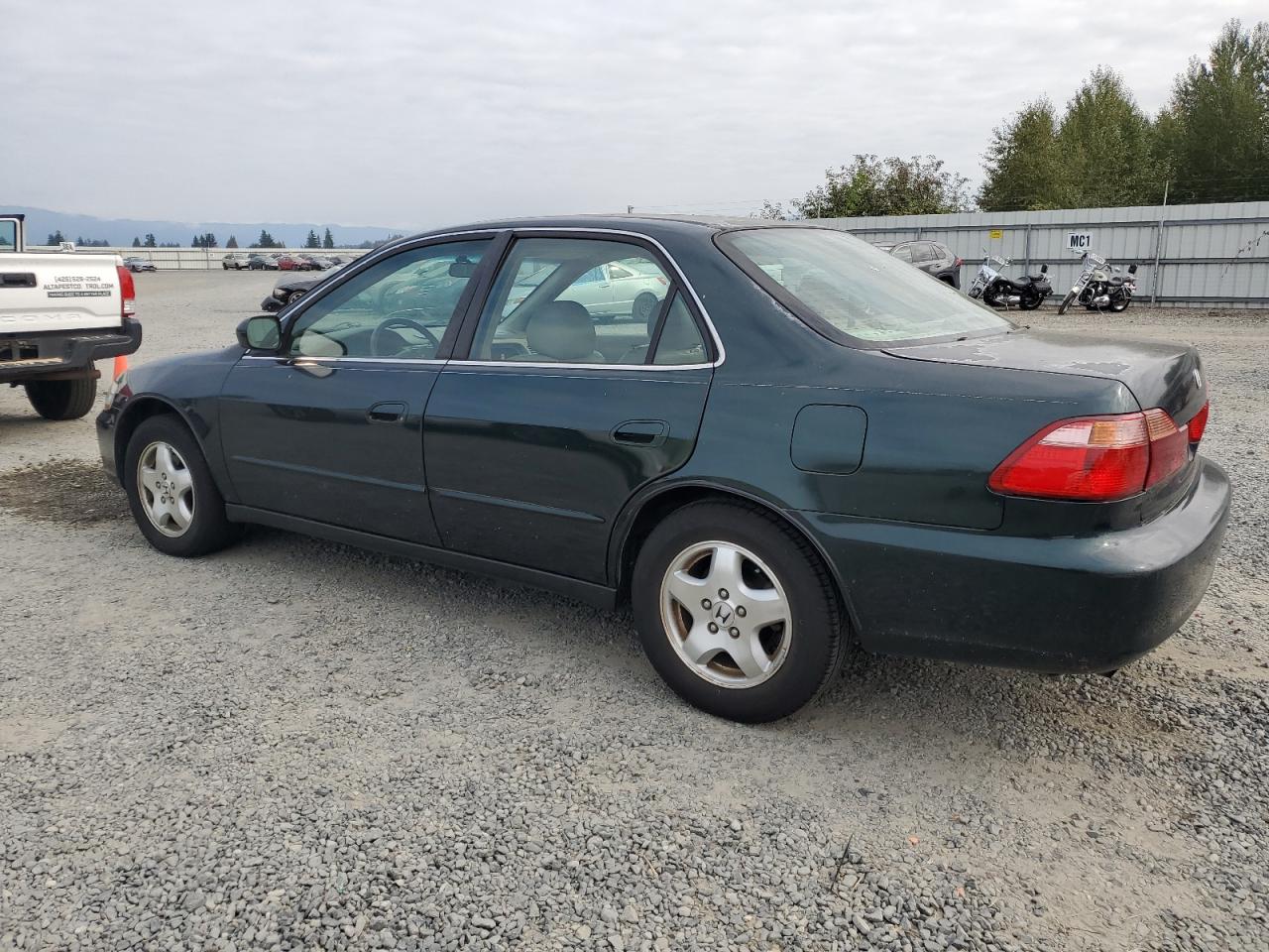 1998 Honda Accord Ex green null gas 1HGCG1656WA036720 photo #3
