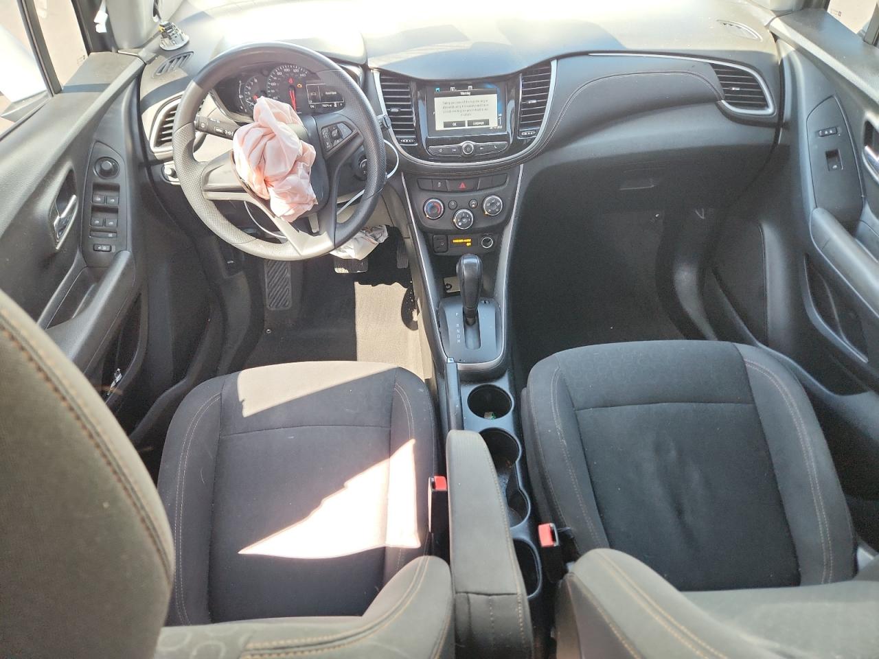 2017 Chevrolet Trax Ls VIN: KL7CJKSB8HB049321 Lot: 80999625