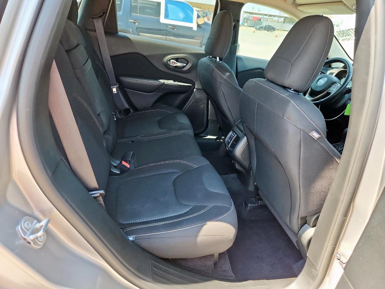 2017 Jeep Cherokee Latitude VIN: 1C4PJLCB5HW503087 Lot: 69371095