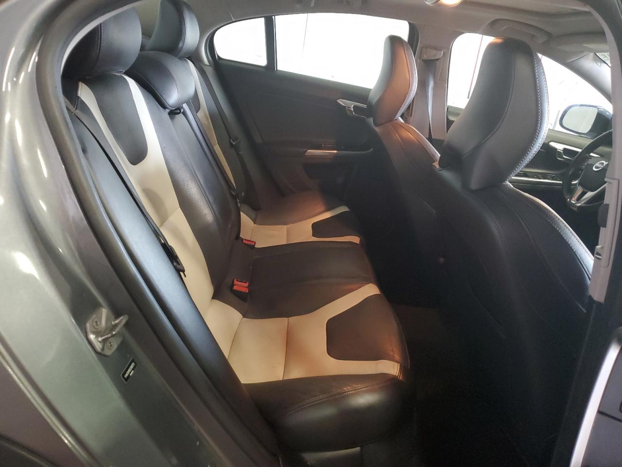 2016 Volvo S60 Cross Country T5 VIN: YV4612UM2G2000755 Lot: 83839815