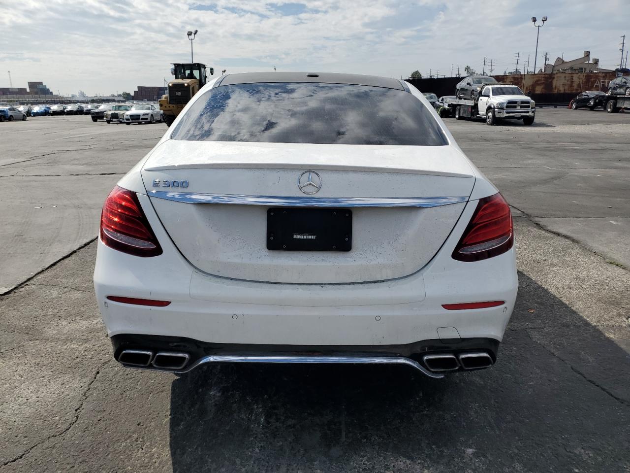 2018 Mercedes-Benz E 300 VIN: WDDZF4JBXJA382570 Lot: 81309235
