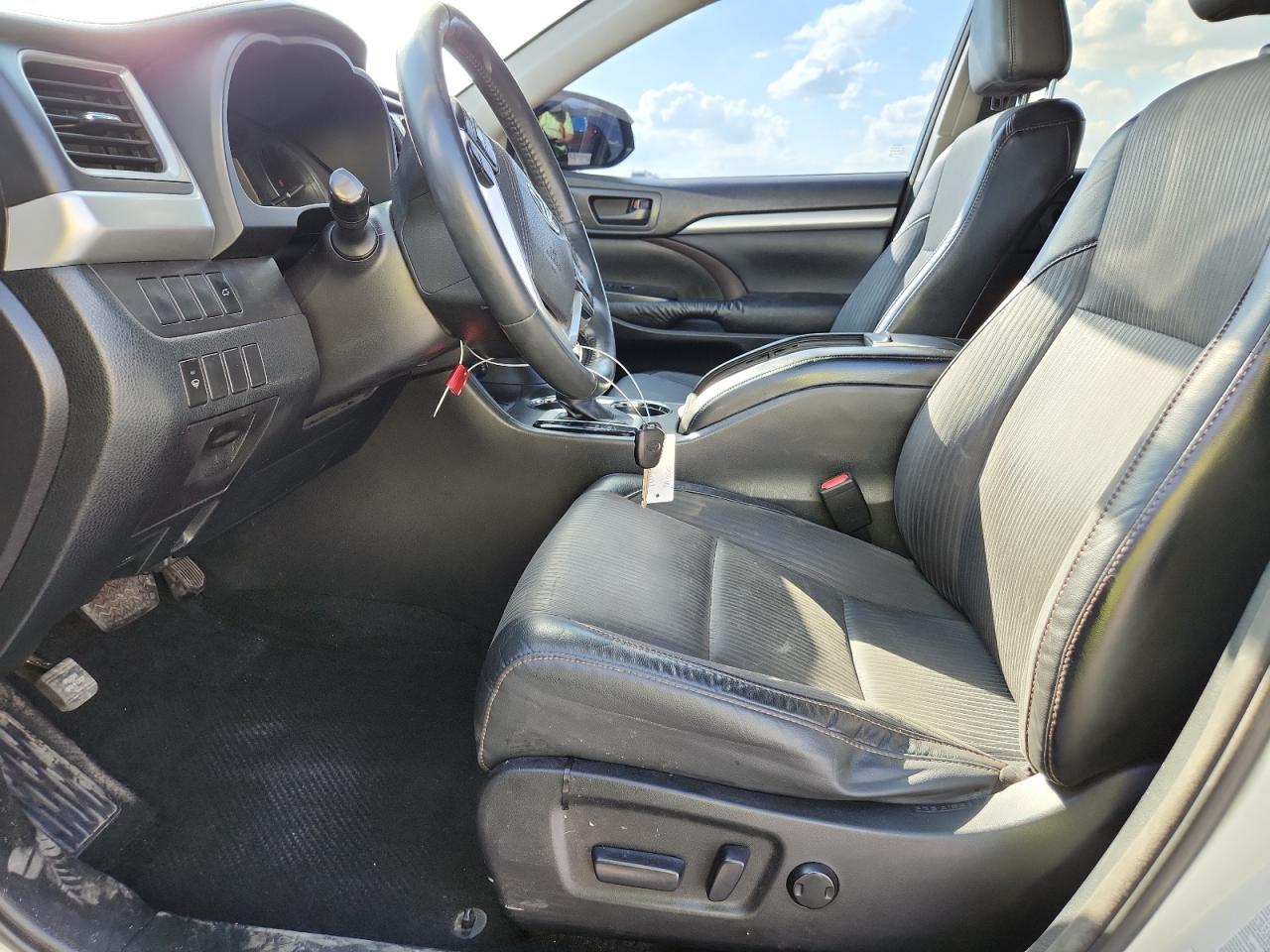 2015 Toyota Highlander Le VIN: 5TDZKRFH5FS118506 Lot: 84758805