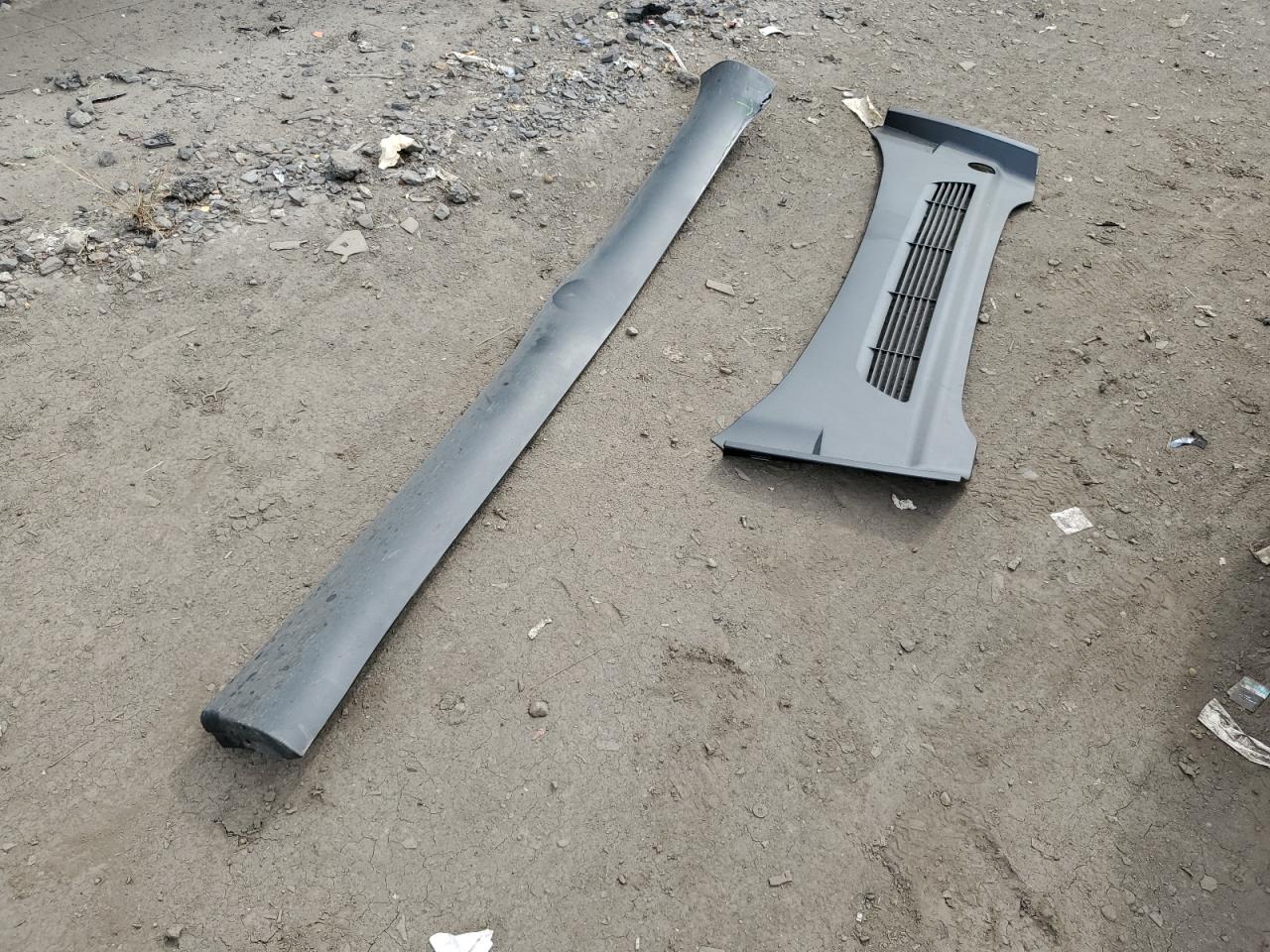 2025 Tesla Model Y VIN: 7SAYGAEEXSF294894 Lot: 81887075