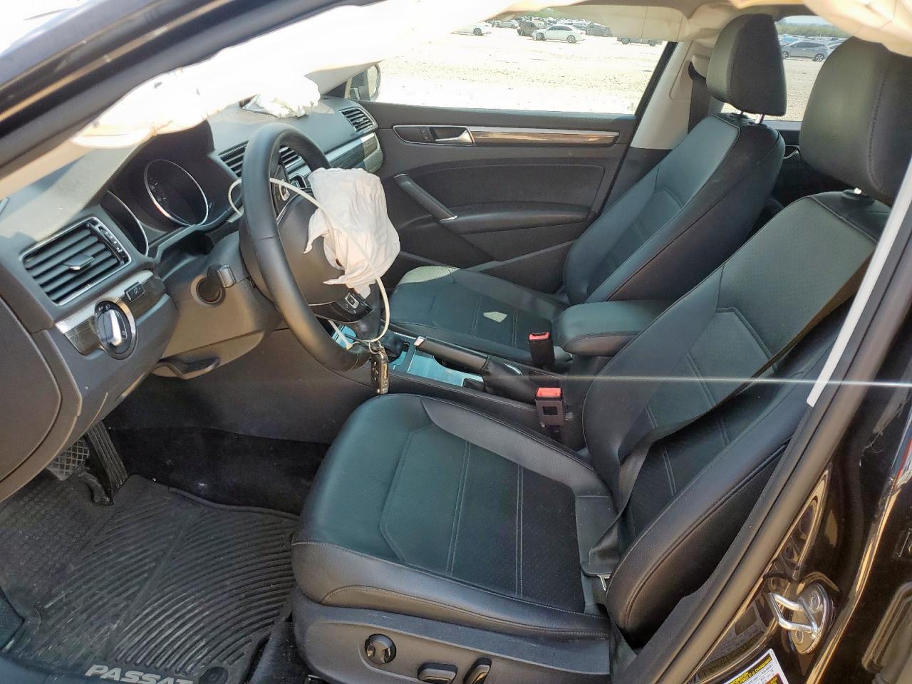 2018 Volkswagen Passat Se VIN: 1VWBA7A33JC012759 Lot: 80943045