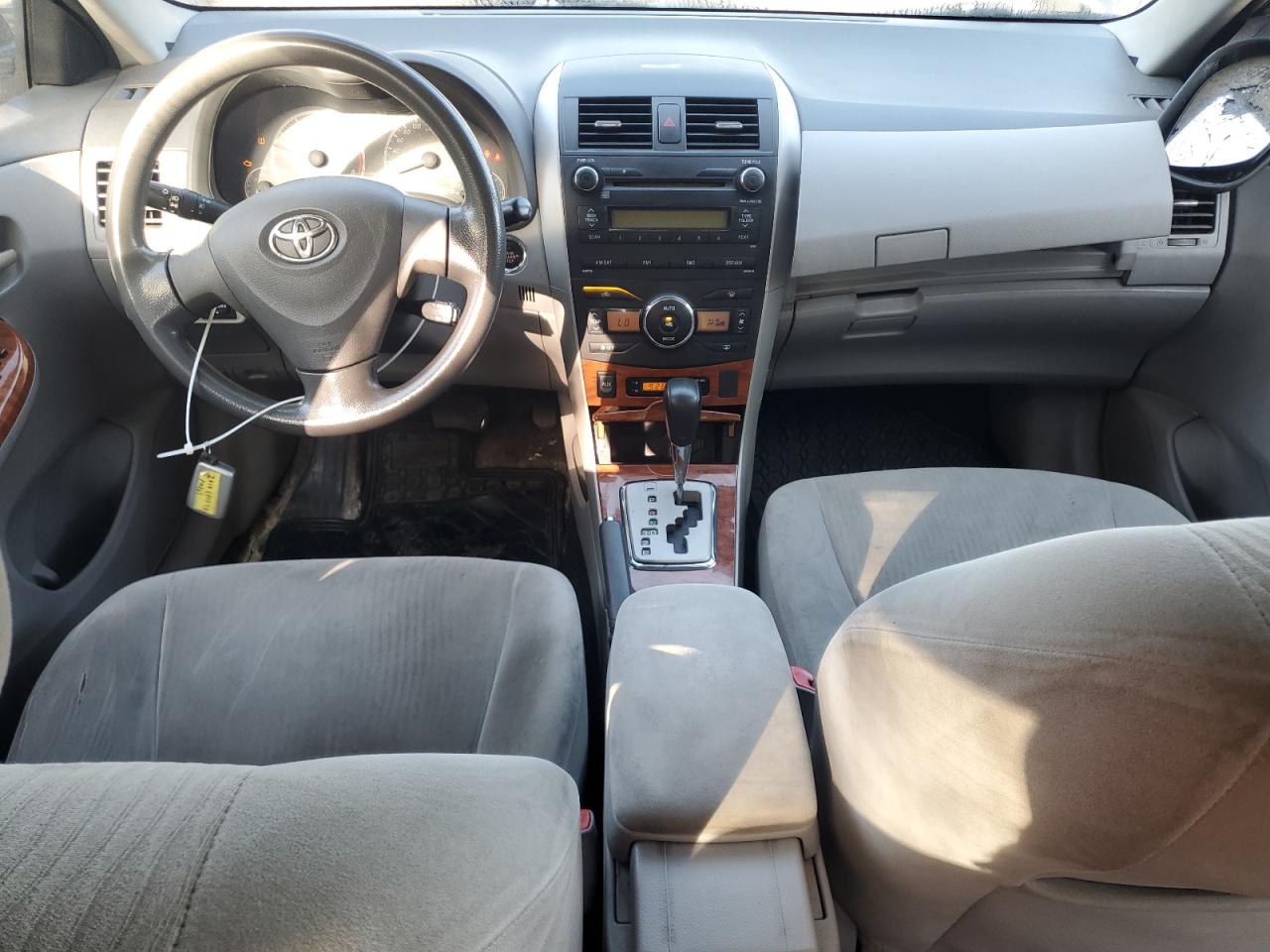 2010 Toyota Corolla Base VIN: 2T1BU4EEXAC283667 Lot: 69451705