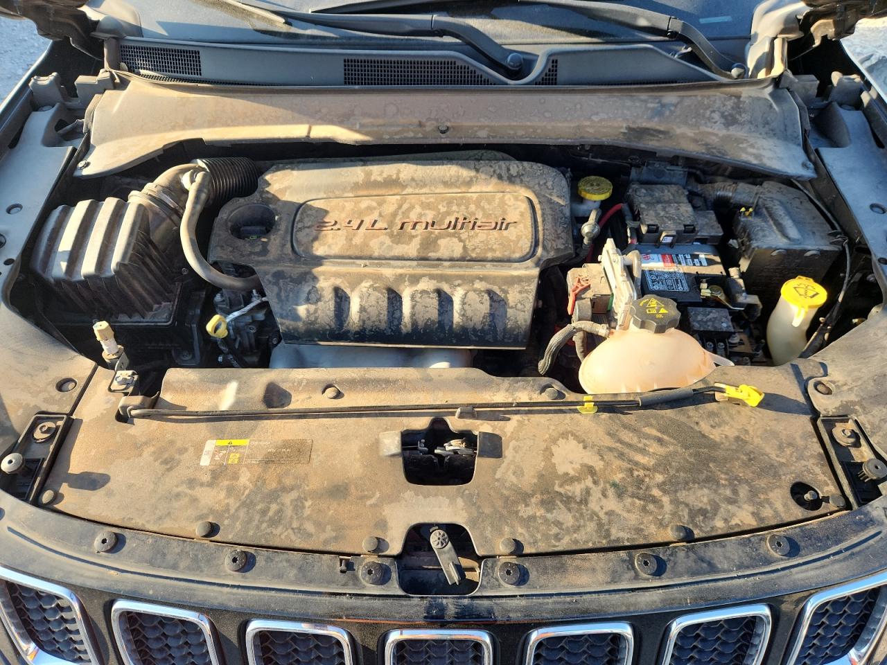 2018 Jeep Compass Latitude VIN: 3C4NJCBB0JT411003 Lot: 80697275