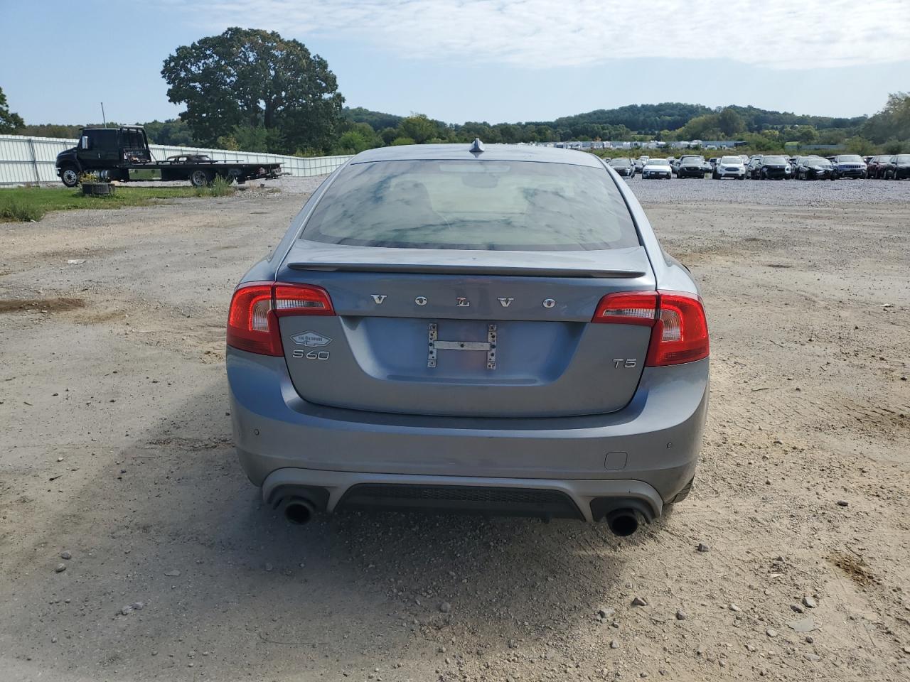 2016 Volvo S60 R Design VIN: YV126MFP3G2397375 Lot: 81225405