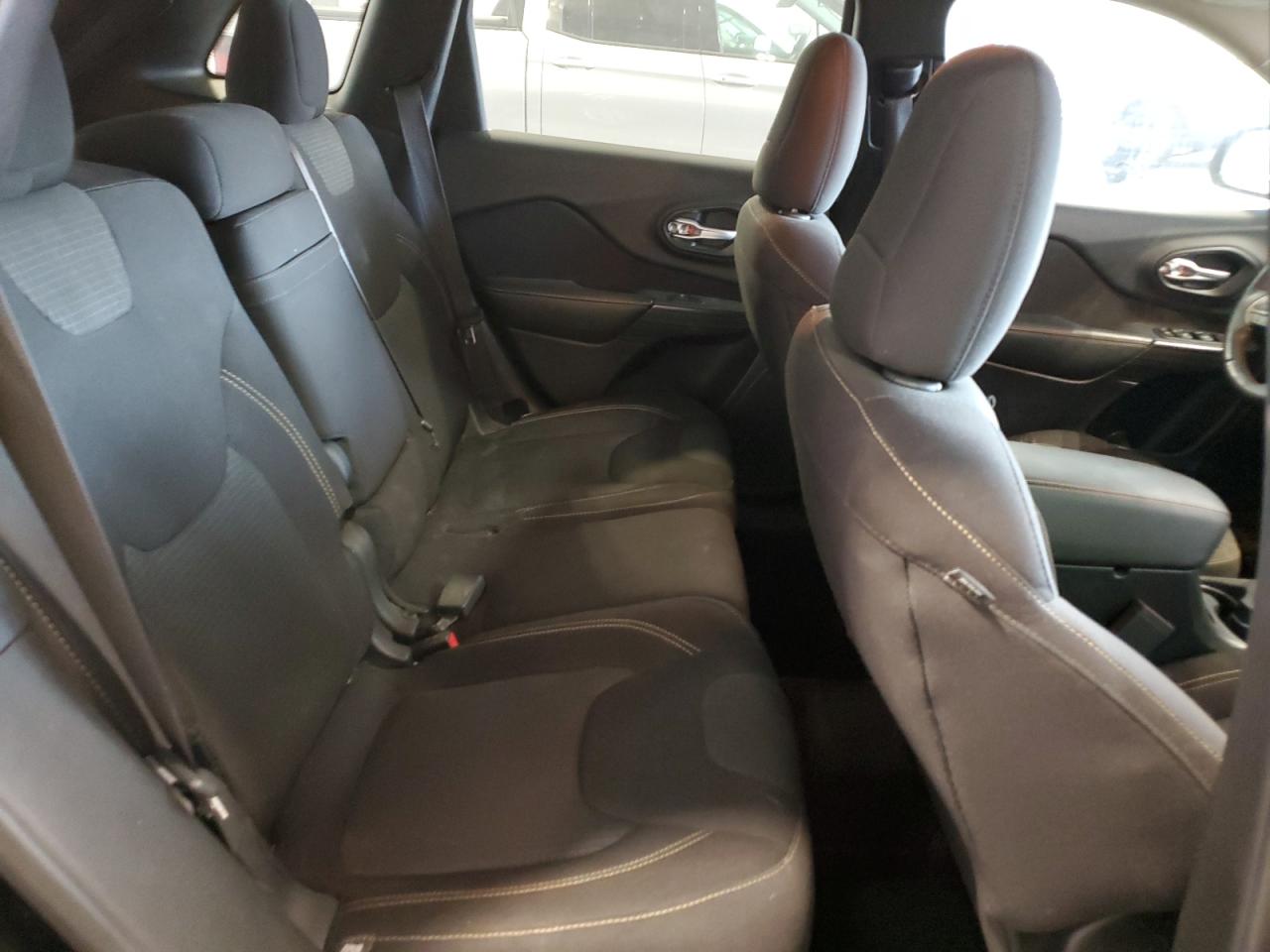 2016 Jeep Cherokee Latitude VIN: 1C4PJLCB0GW351220 Lot: 81682925