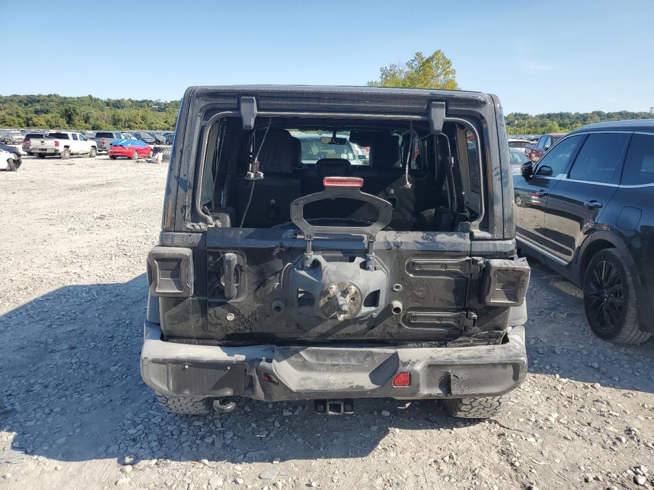 2019 Jeep Wrangler Unlimited Sahara VIN: 1C4HJXEG2KW670776 Lot: 71980105