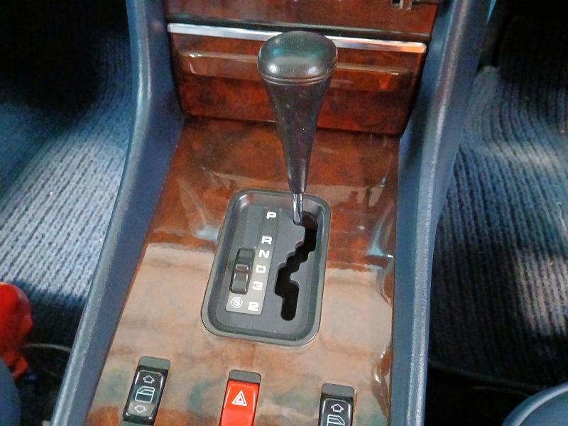 1988 MERCEDES 300 SL AUTO 