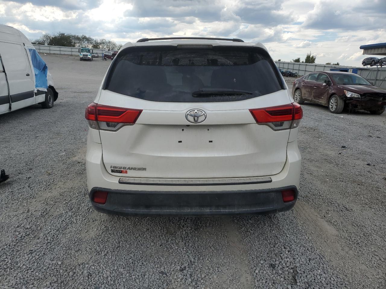 2017 Toyota Highlander Le VIN: 5TDZZRFH1HS228208 Lot: 71150885