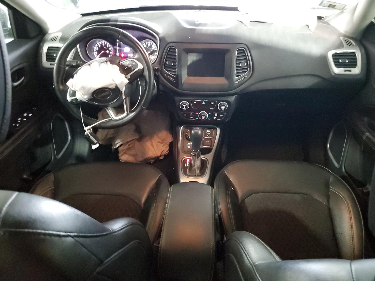 2020 Jeep Compass Latitude VIN: 3C4NJDBB2LT197379 Lot: 81733095