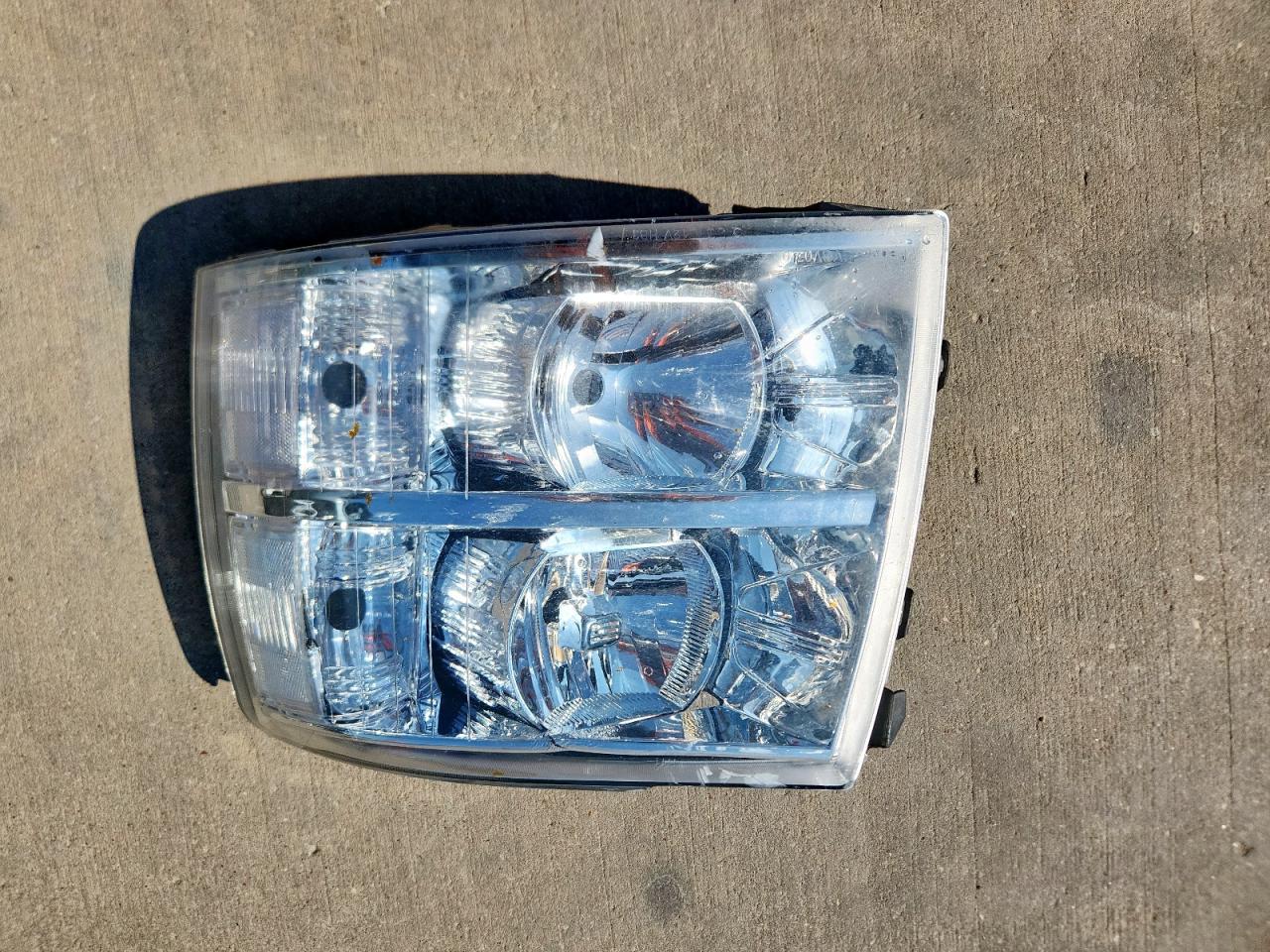 2011 Chevrolet Silverado C1500 Ls VIN: 1GCRCREAXBZ195987 Lot: 71277365