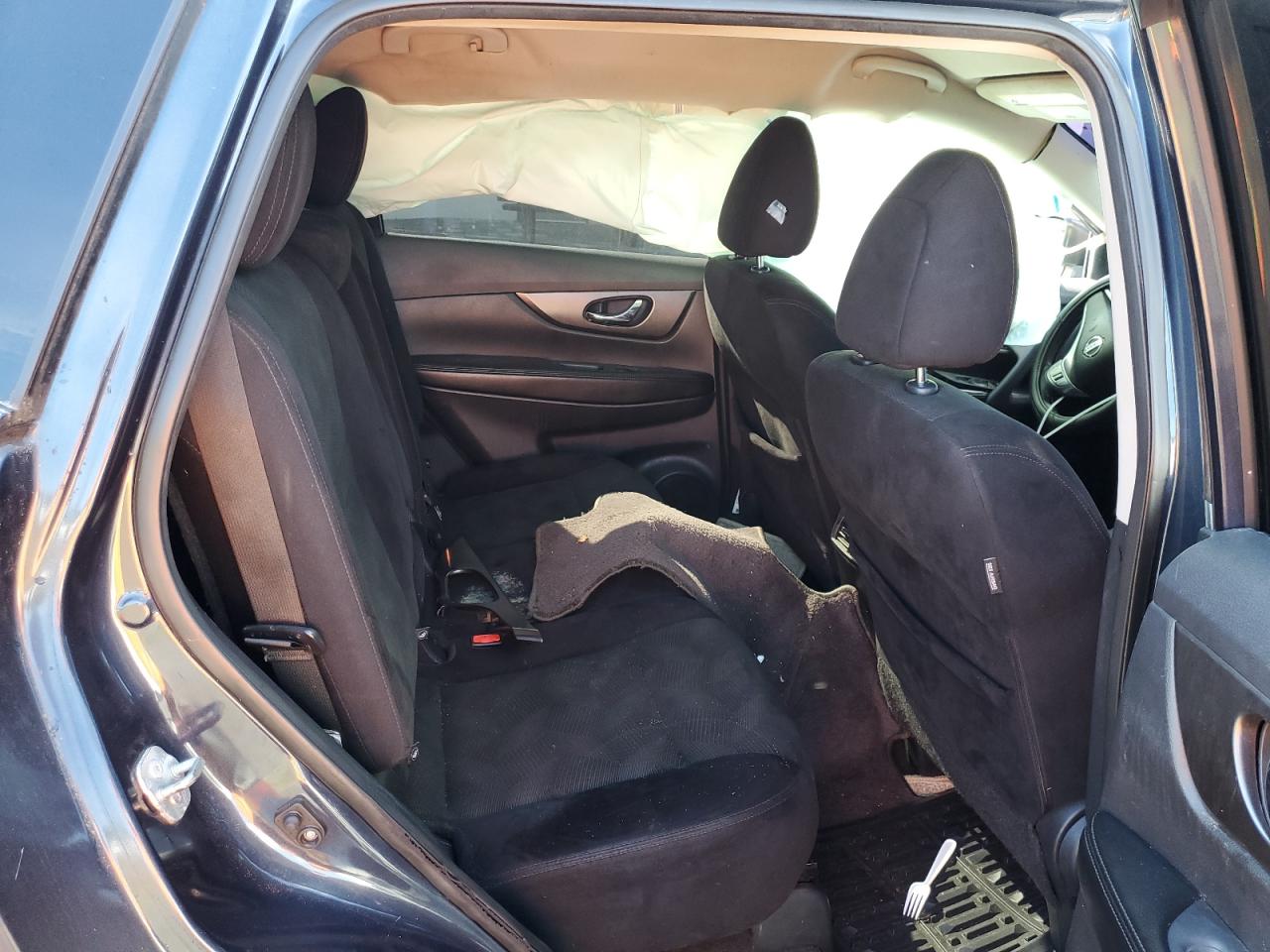 2015 Nissan Rogue S VIN: 5N1AT2MK2FC894332 Lot: 84235035