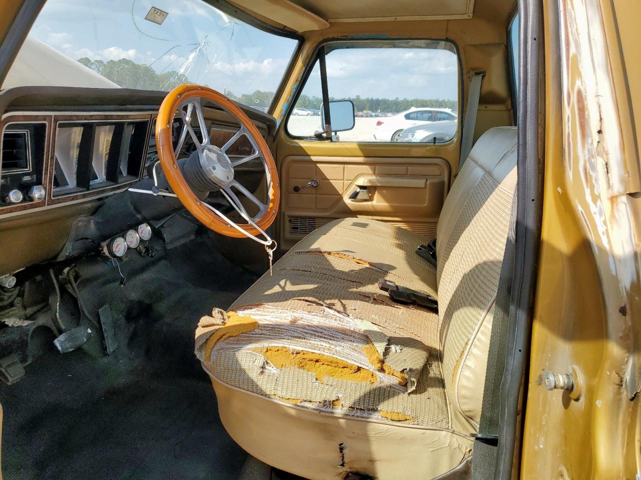 1979 Ford F150 VIN: F15HKDJ7557 Lot: 84798895