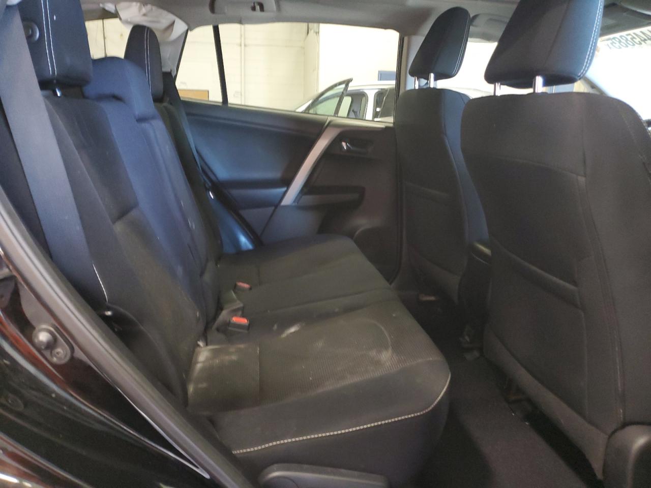 2017 Toyota Rav4 Xle VIN: 2T3RFREV4HW555247 Lot: 81445885