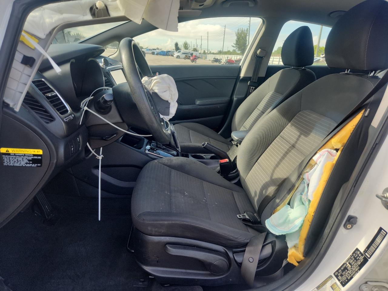 2018 Kia Forte Lx VIN: 3KPFL4A78JE198923 Lot: 81585085