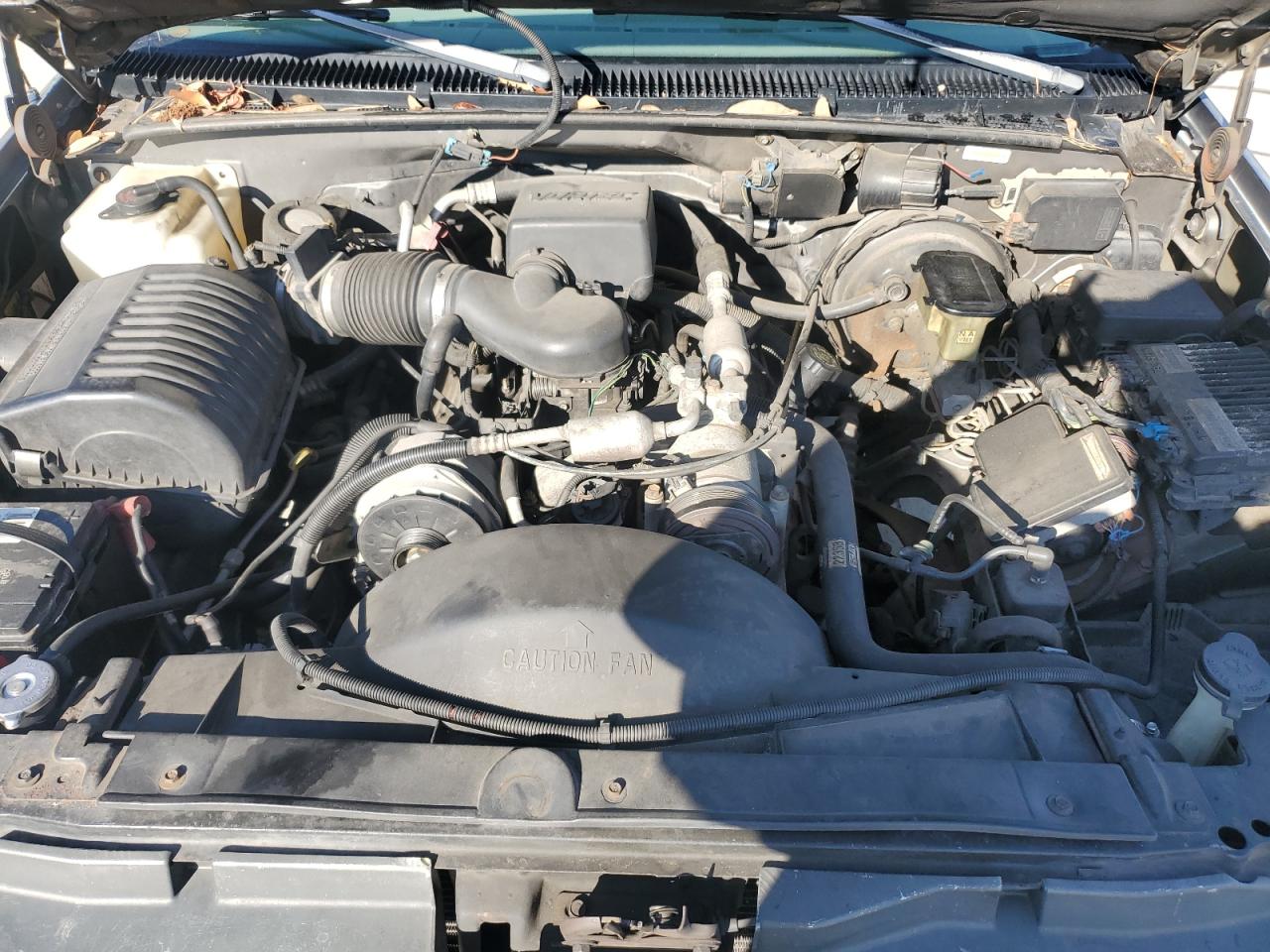 1999 Chevrolet Suburban C1500 VIN: 1GNEC16R7XJ377686 Lot: 80716255