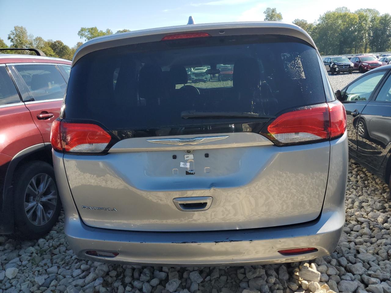 2017 Chrysler Pacifica Touring VIN: 2C4RC1DG3HR621195 Lot: 84203865