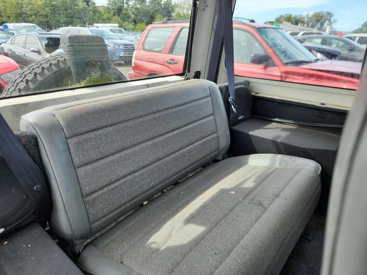 1995 Jeep Wrangler / Yj S VIN: 1J4FY19P8SP283289 Lot: 80017335