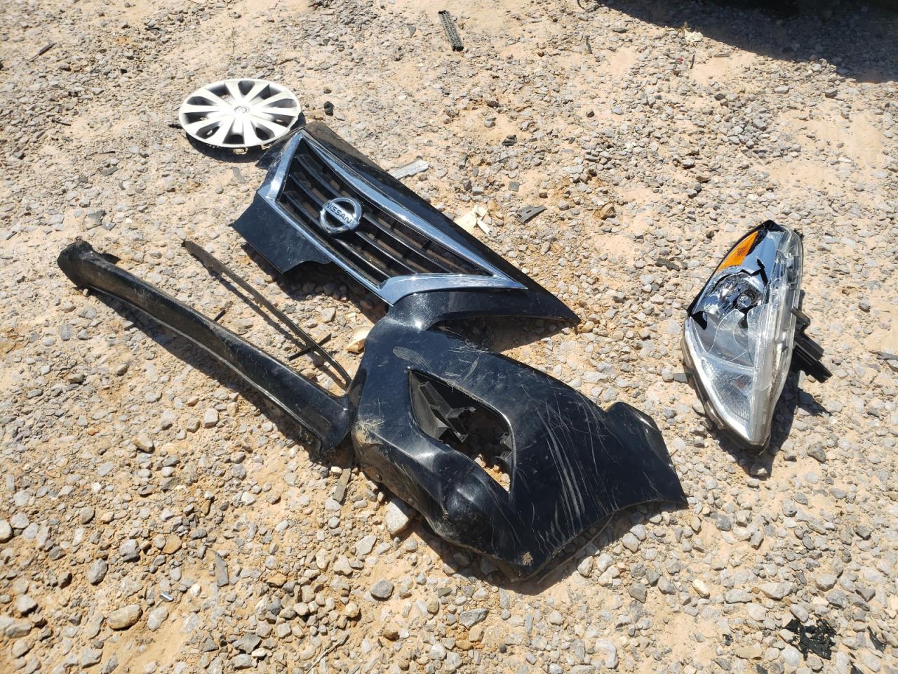 2017 Nissan Versa S VIN: 3N1CN7APXHL879981 Lot: 70627895