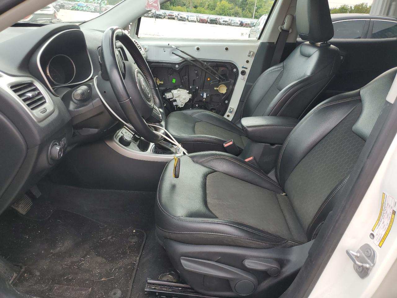 2018 Jeep Compass Latitude VIN: 3C4NJDBB4JT250094 Lot: 71880595