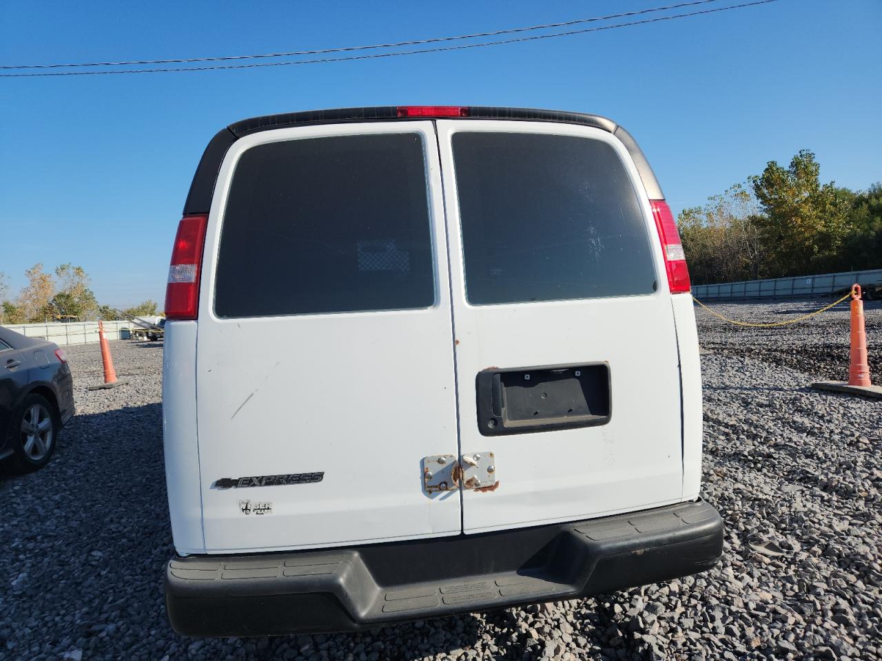 2017 Chevrolet Express G2500 VIN: 1GCWGAFF6H1109902 Lot: 80749445