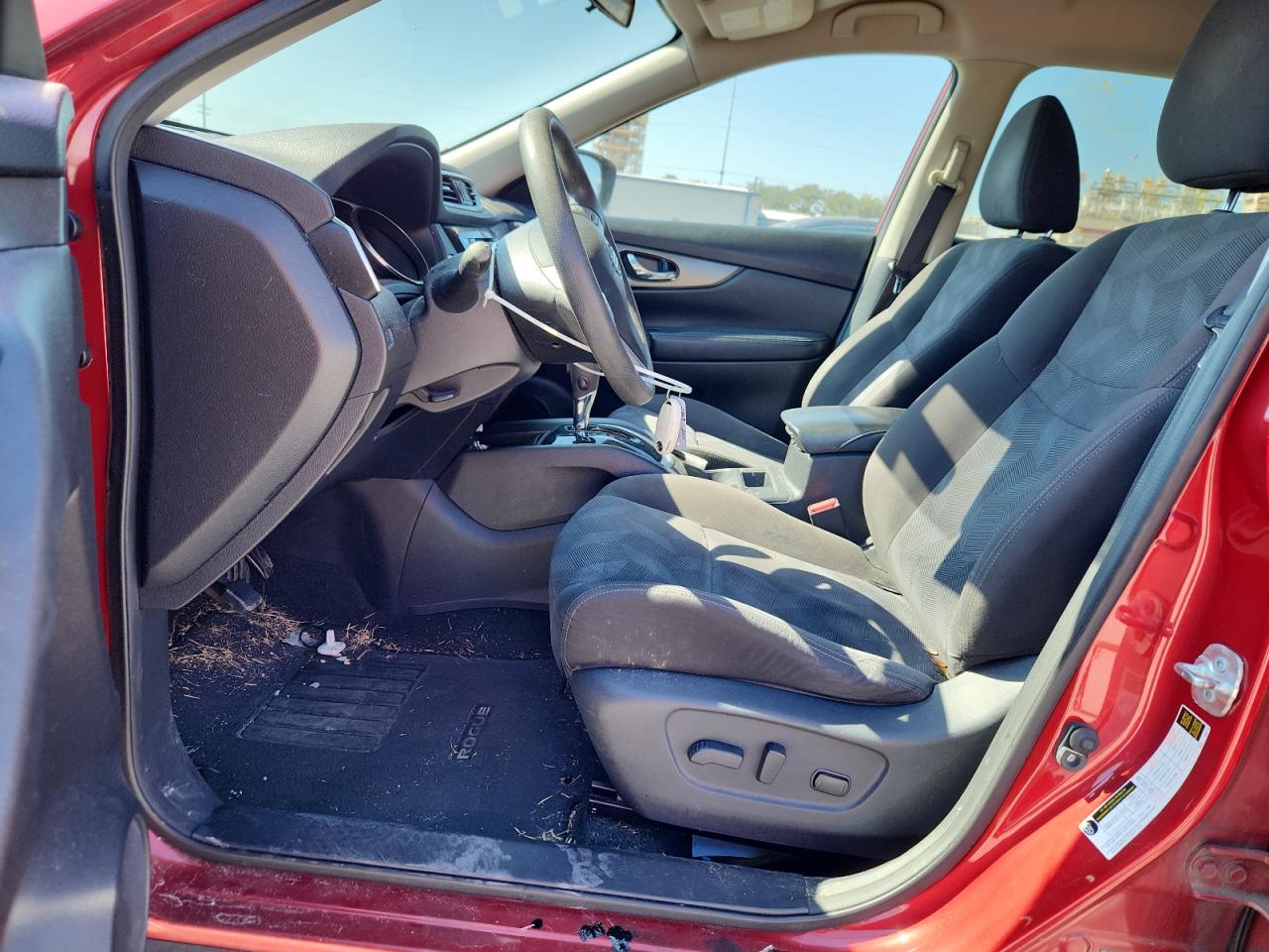 2015 Nissan Rogue S VIN: KNMAT2MTXFP511016 Lot: 81303715