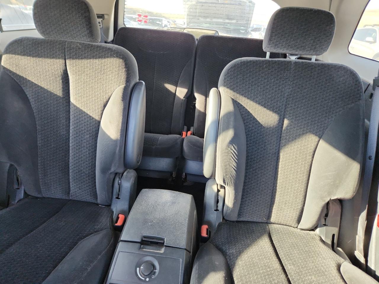 2005 Chrysler Pacifica Touring VIN: 2C4GF68445R461240 Lot: 80314045