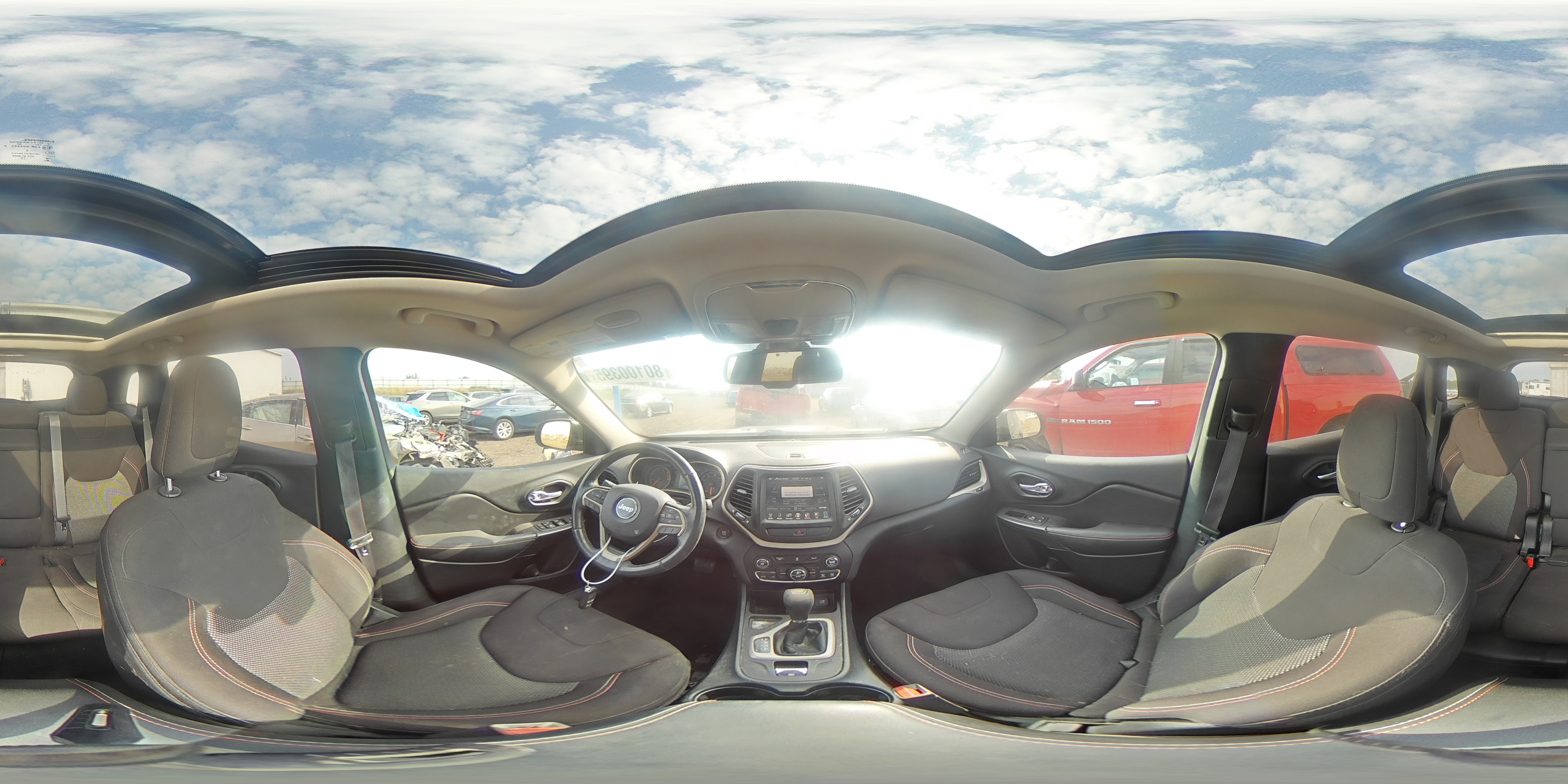 2016 Jeep Cherokee Latitude VIN: 1C4PJLCBXGW312487 Lot: 80100395