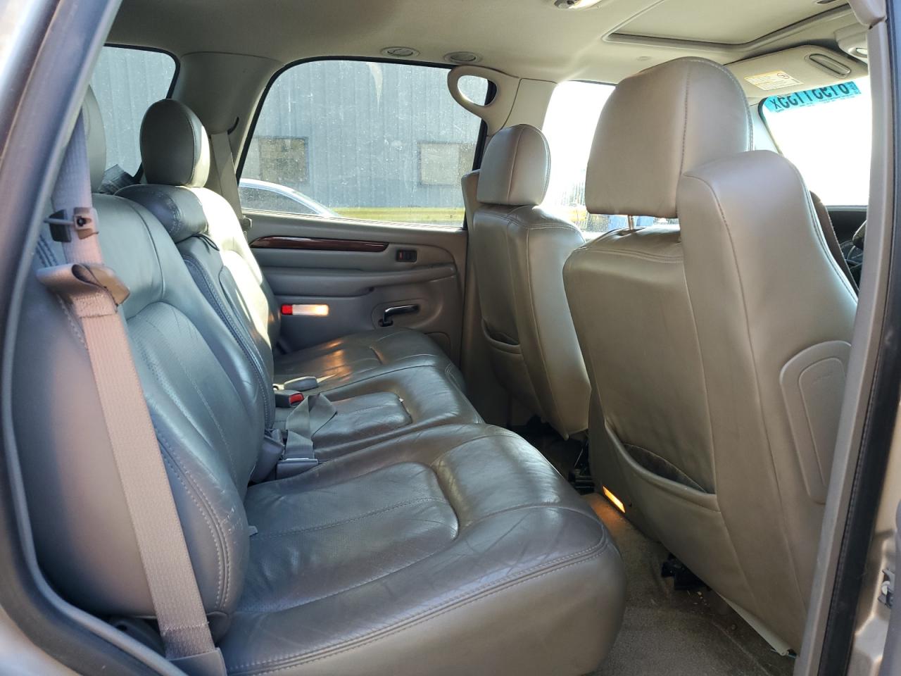 2002 Cadillac Escalade Luxury VIN: 1GYEK63N32R287000 Lot: 81931135