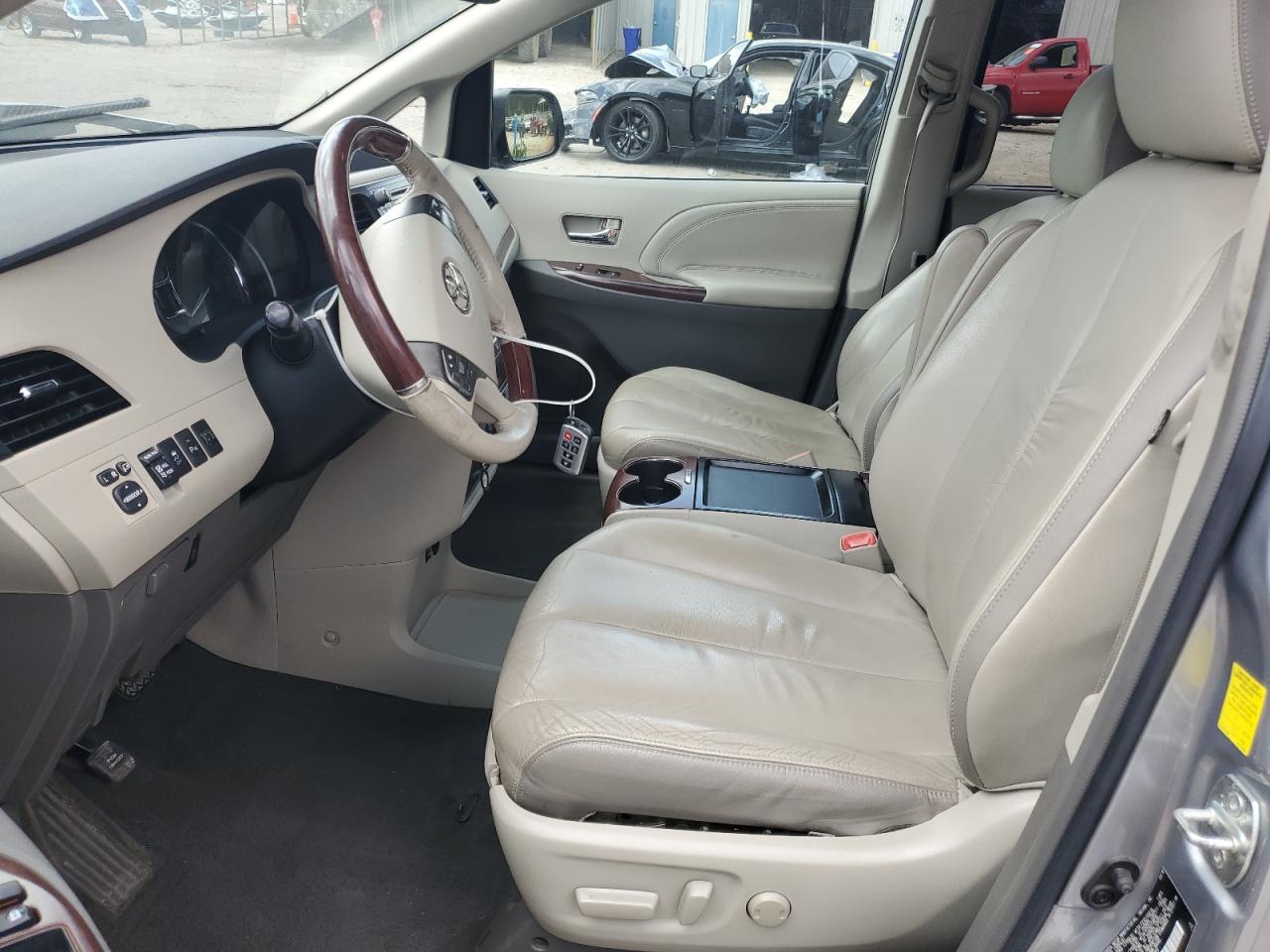 2011 Toyota Sienna Xle VIN: 5TDYK3DC4BS005091 Lot: 71254215