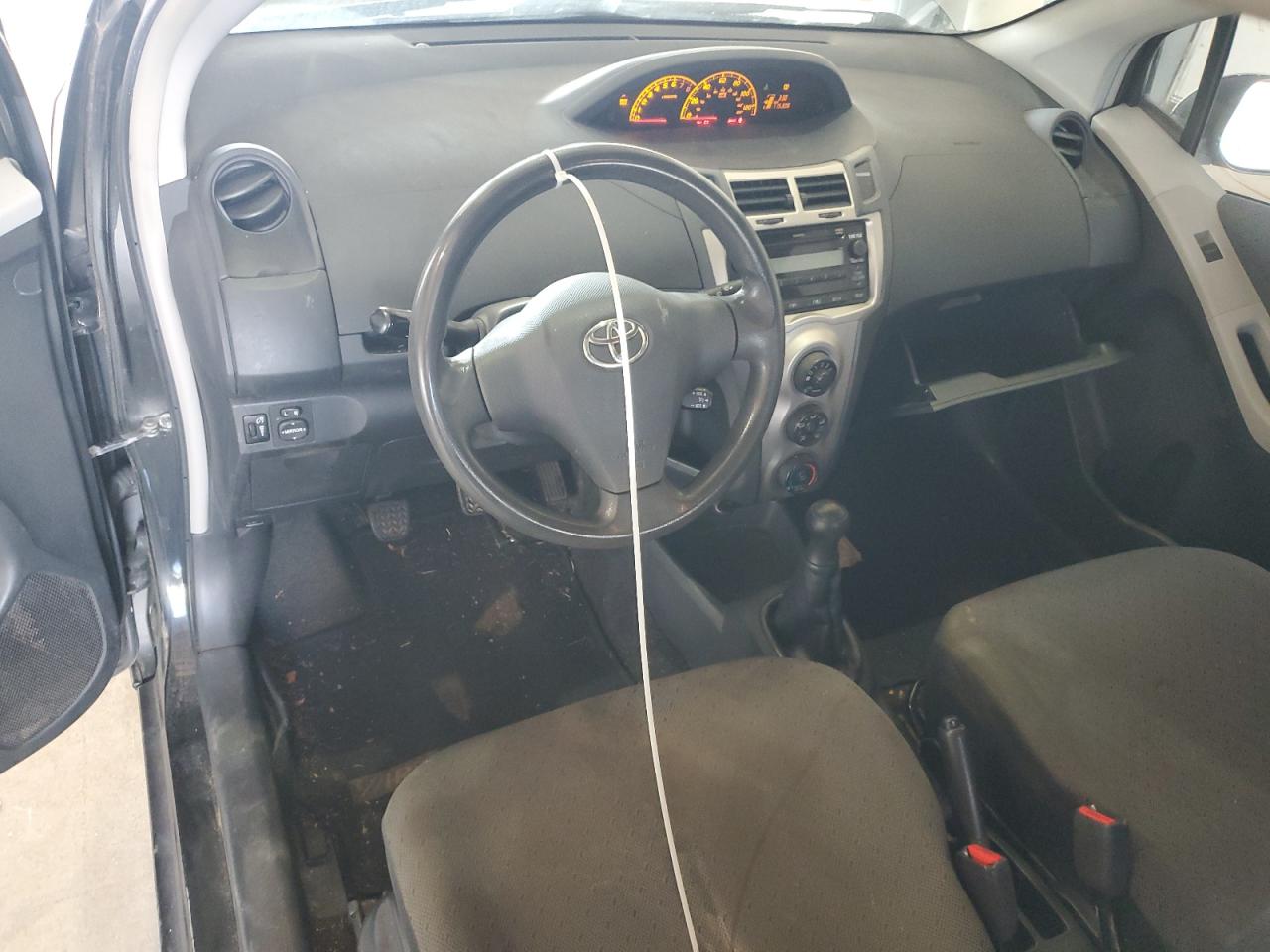 2011 Toyota Yaris VIN: JTDJT4K39B5334737 Lot: 80642735