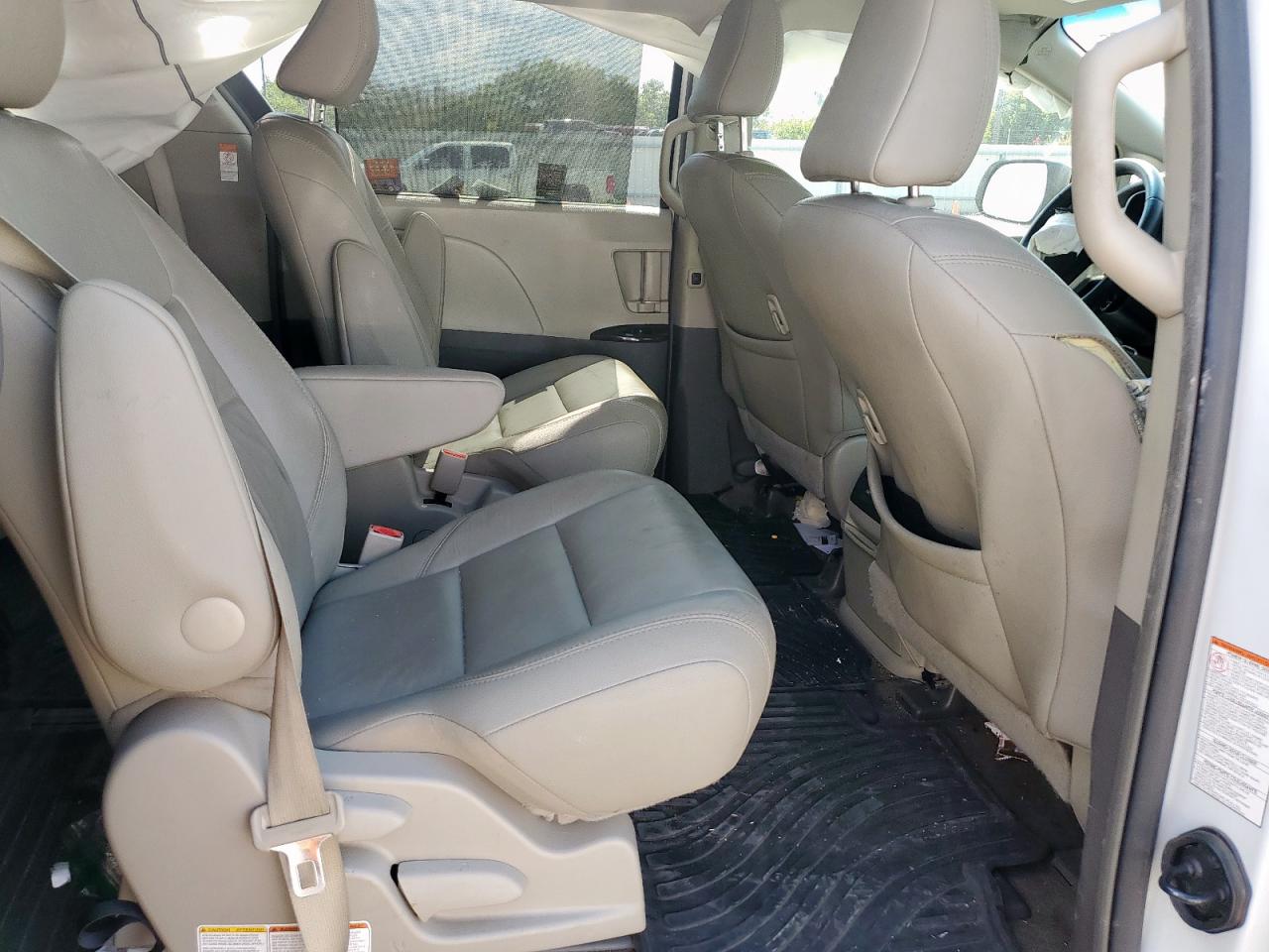 2017 Toyota Sienna Xle VIN: 5TDDZ3DC8HS166532 Lot: 84755465