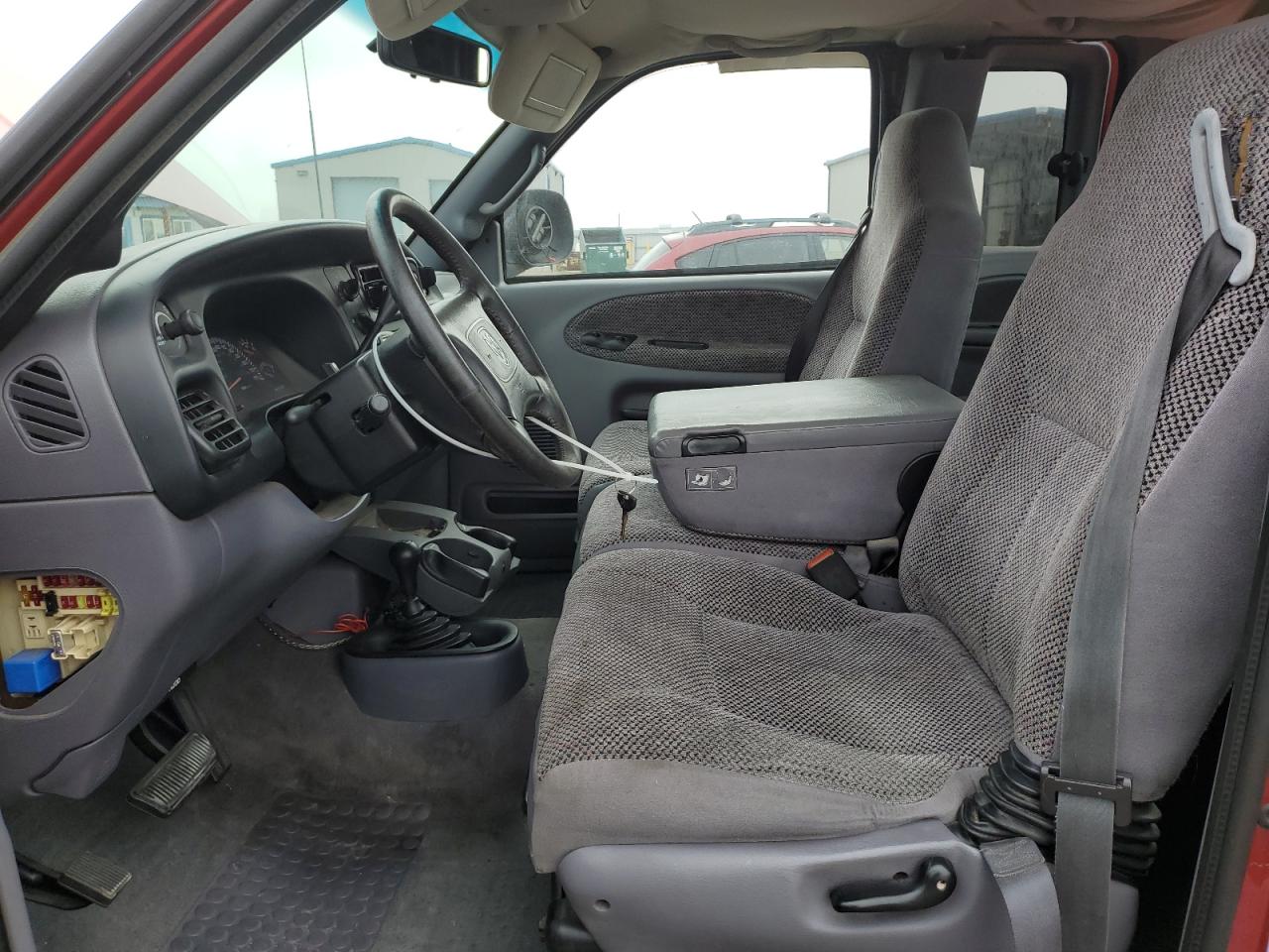 1998 Dodge Ram 1500 VIN: 1B7HF13ZXWJ137600 Lot: 81153555