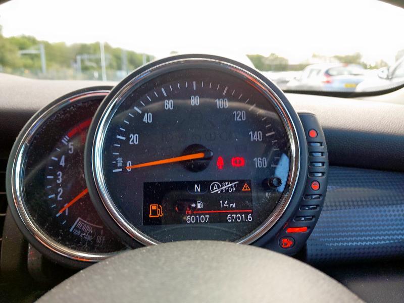 2015 MINI COOPER D 