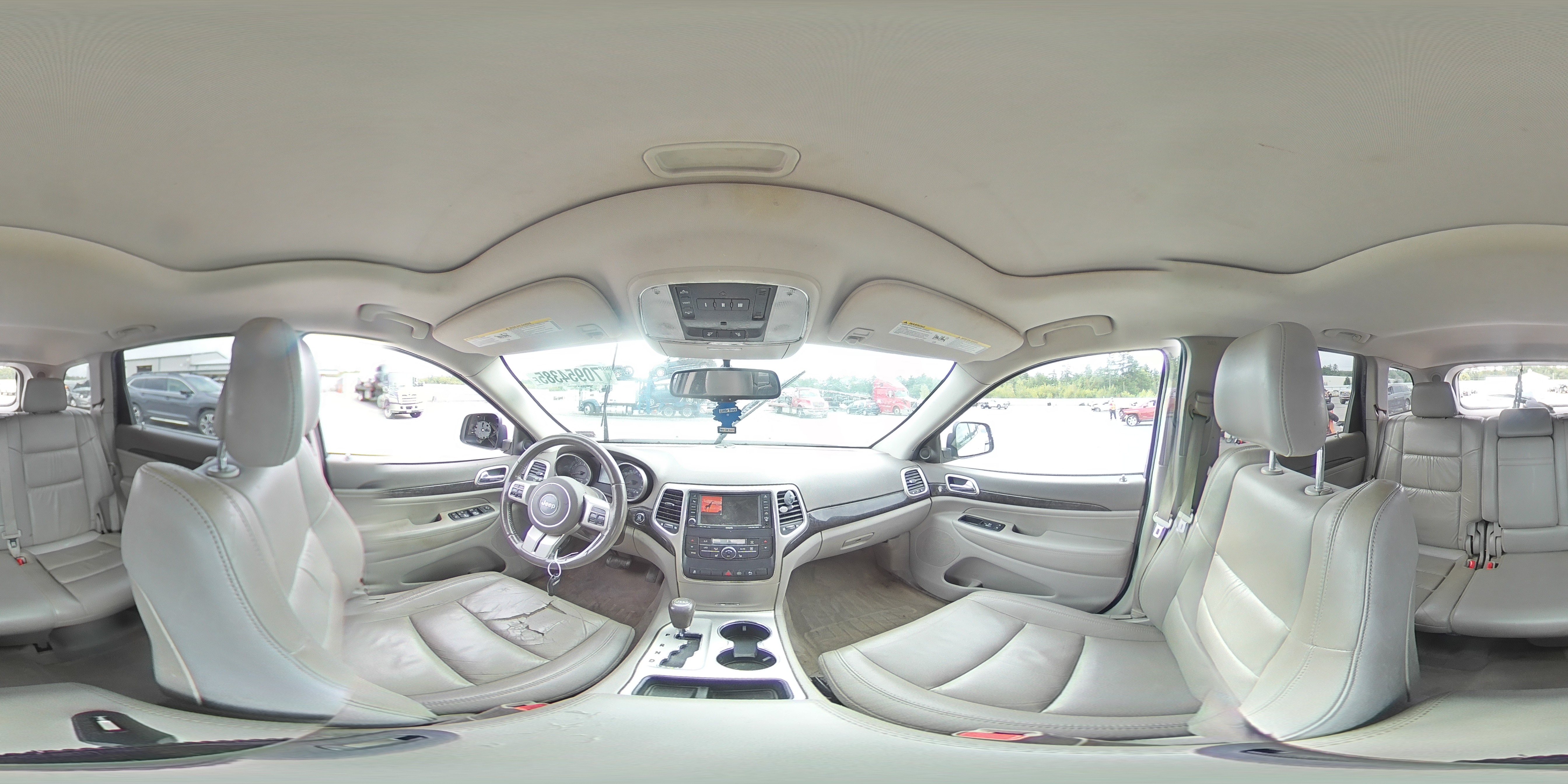 2011 Jeep Grand Cherokee Laredo VIN: 1J4RR4GGXBC632197 Lot: 70954385