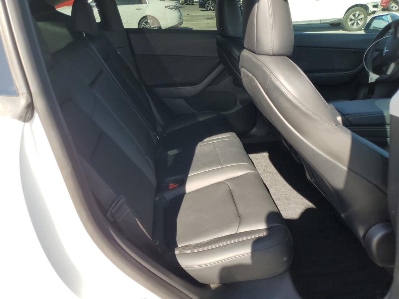 2022 Tesla Model Y VIN: 7SAYGDEE0NF428074 Lot: 71721855