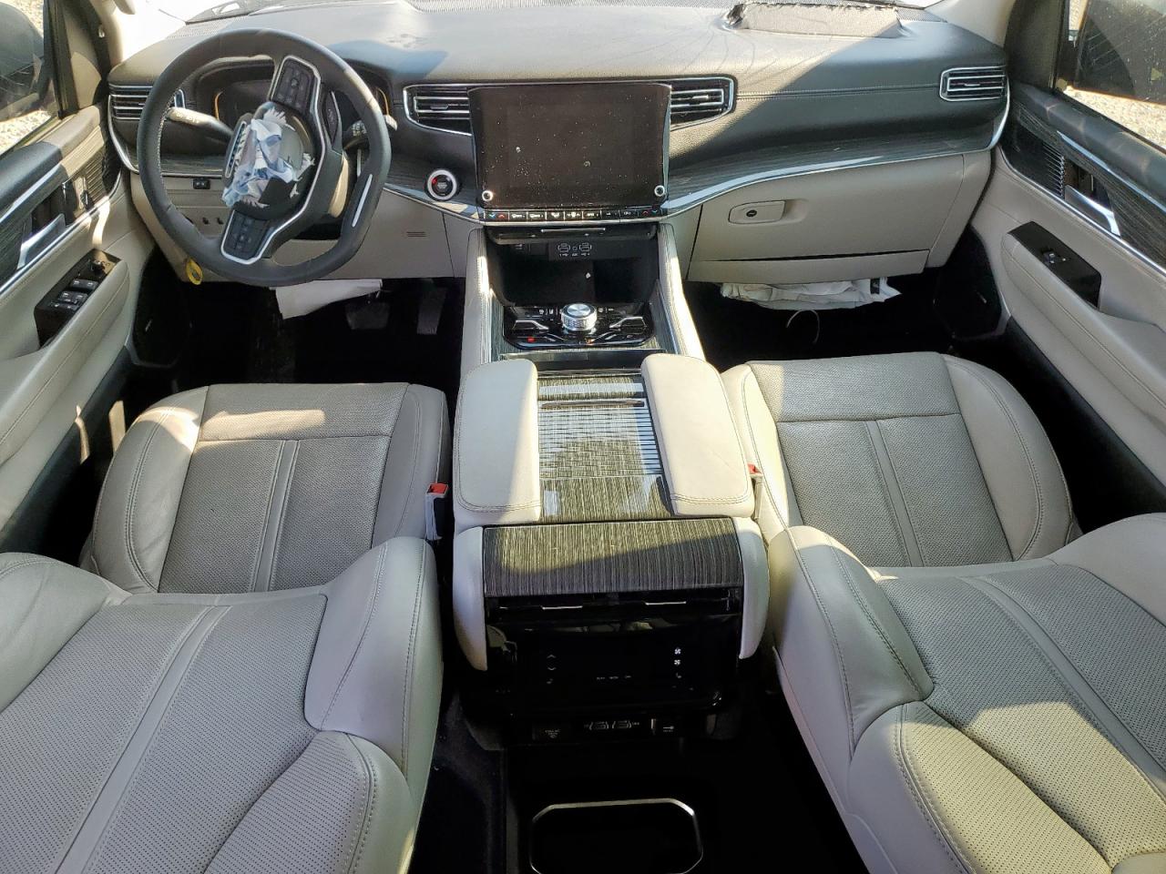 2022 Jeep Wagoneer Series Iii VIN: 1C4SJVDT4NS142144 Lot: 71977045