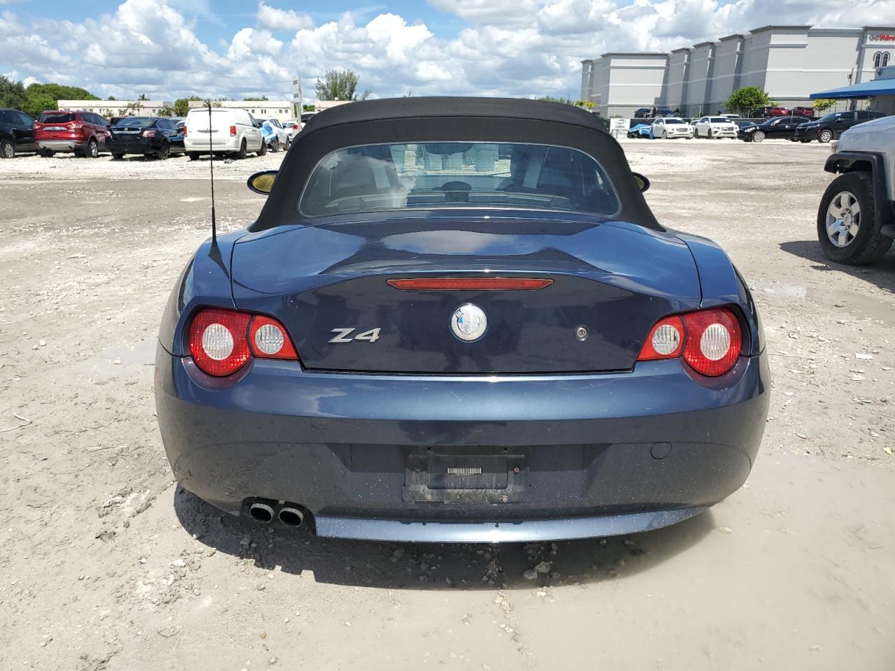 2005 BMW Z4 2.5 VIN: 4USBT33545LR70779 Lot: 81337215