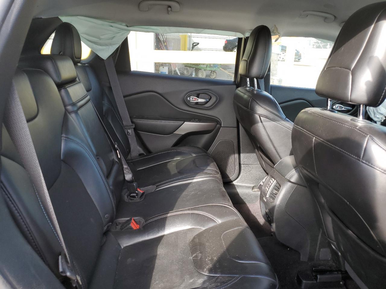 2019 Jeep Cherokee Latitude Plus VIN: 1C4PJLLN3KD267049 Lot: 81344455