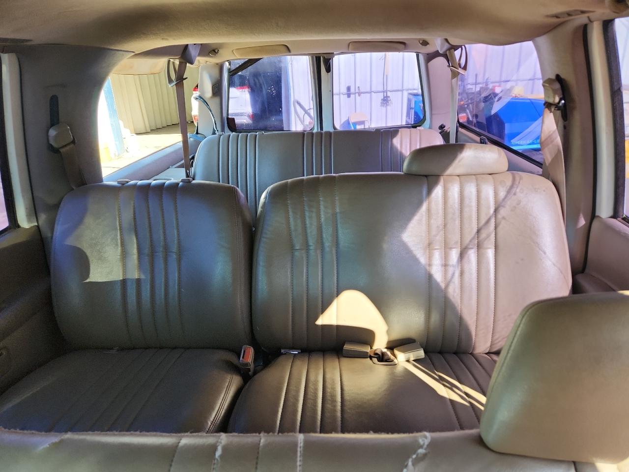 1999 Chevrolet Suburban C1500 VIN: 3GNEC16R1XG264785 Lot: 81626895